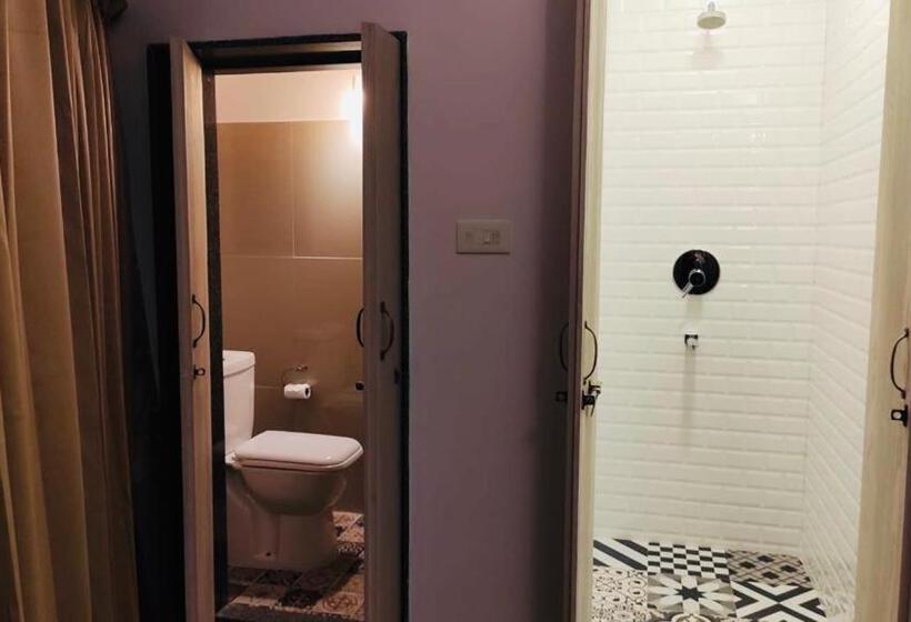 جناح عائلي, Half Hotel, Calangute