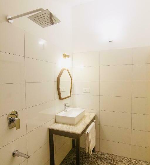 جناح سرير كينج, Half Hotel, Calangute