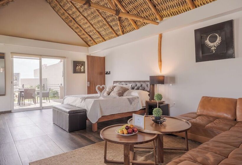 Cabane, Nimue Marina Residence