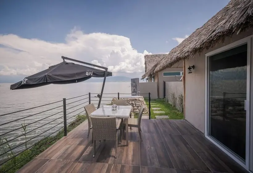 キャビン, Nimue Marina Residence