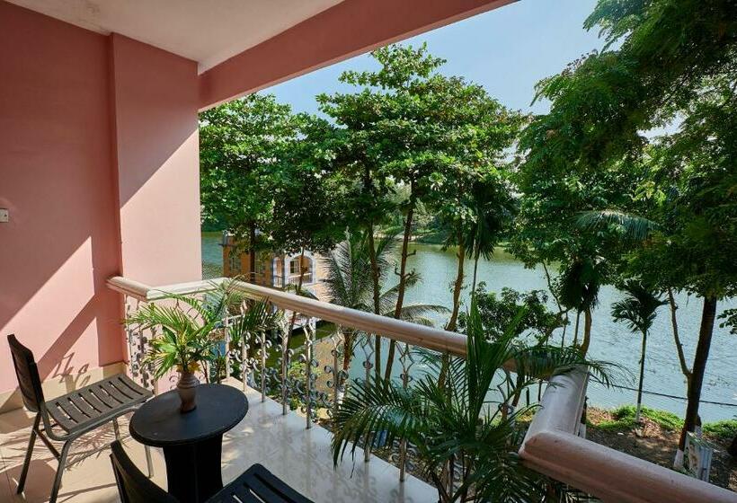 سوییت, Foy S Lake Resort