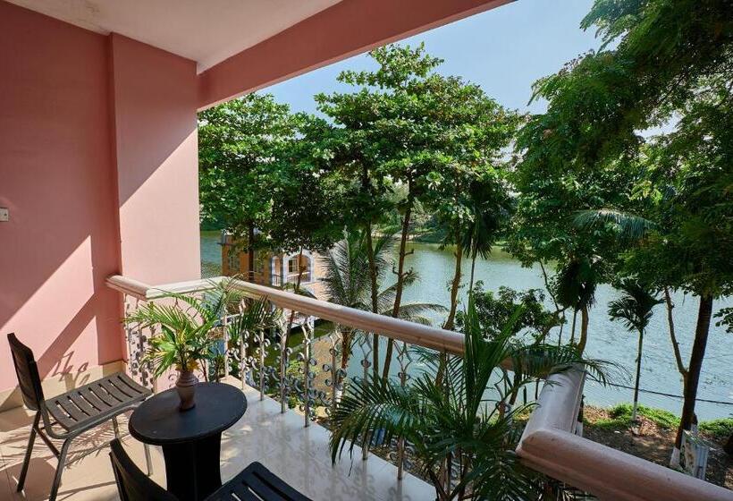 اتاق لوکس, Foy S Lake Resort