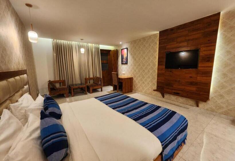 غرفة ديلوكس مزودة بشرفة, Golden Fern Resort