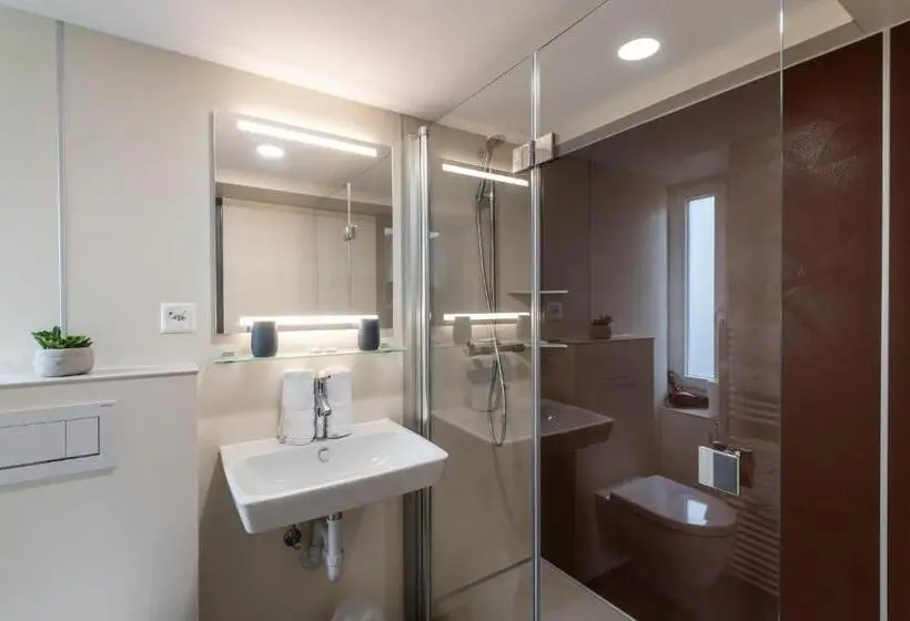 Quarto standard, Greina