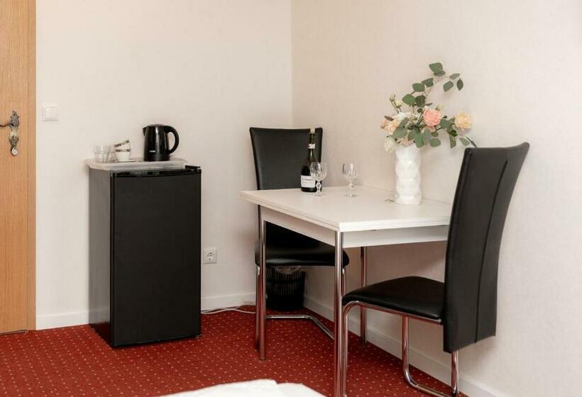 스탠다드 룸, Zum Hahn