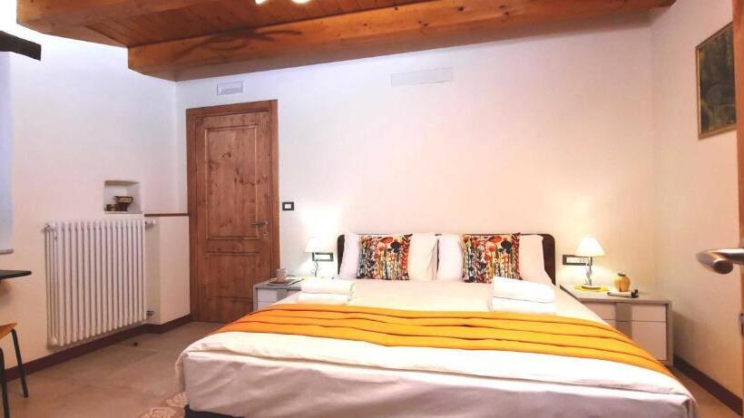 חדר סטנדרט, Camere B81 Di Strain Neva