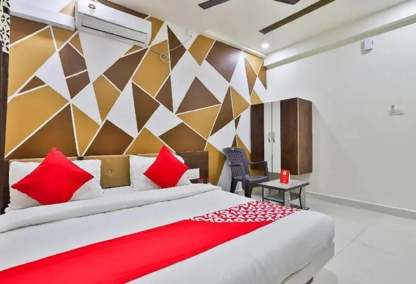 Chambre Triple Deluxe, Bansidhar Somnath