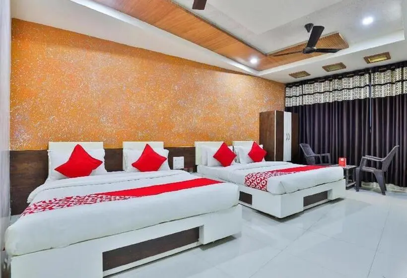 Chambre Quadruple Deluxe, Bansidhar Somnath