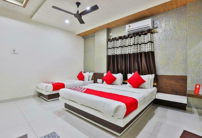 Quarto Triplo Deluxe, Bansidhar Somnath