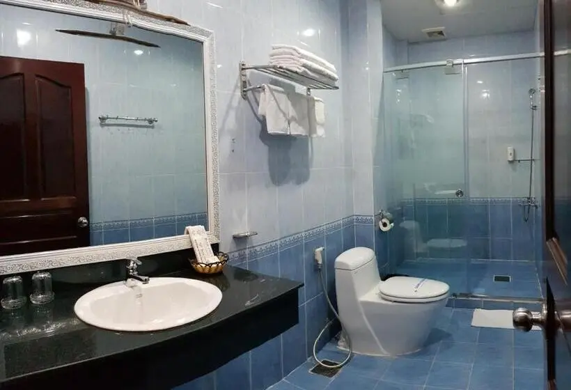 اتاق استاندارد سه نفره, Linh Phương 1 Hotel