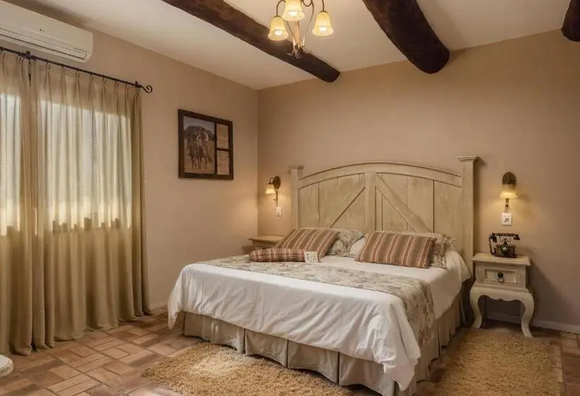 キングサイズベッドのスイートルーム, Estribo Hotel Estancia