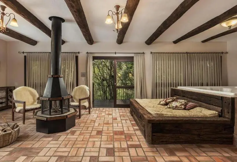 キングサイズベッドのスイートルーム, Estribo Hotel Estancia