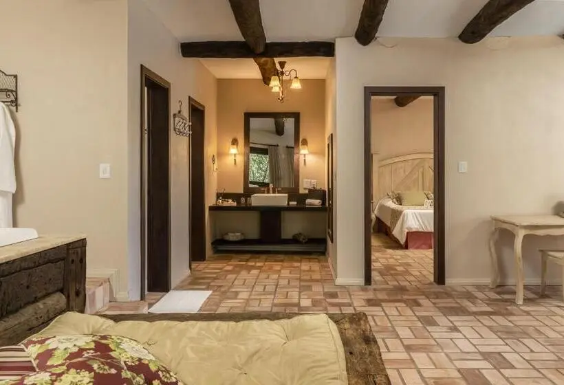 キングサイズベッドのスイートルーム, Estribo Hotel Estancia