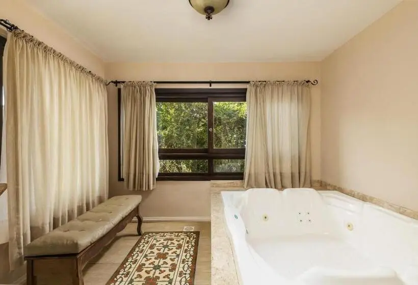デラックススイート, Estribo Hotel Estancia