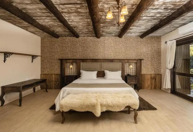 デラックススイート, Estribo Hotel Estancia