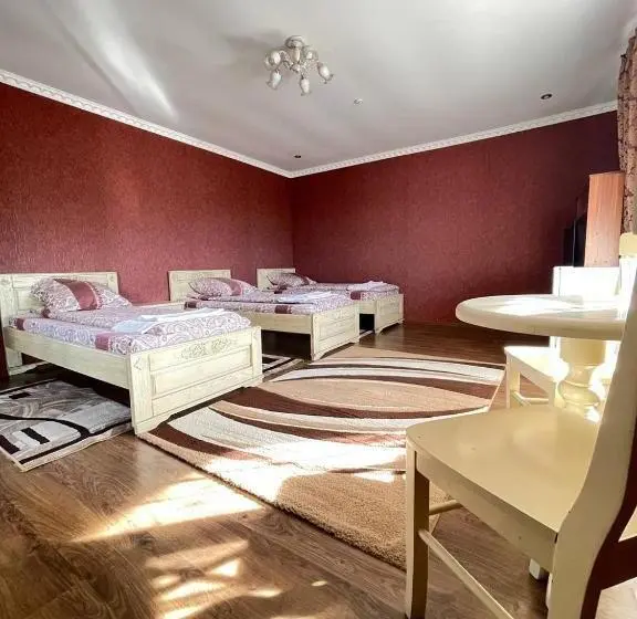 Standard Kolmen Hengen Huone, Ashad