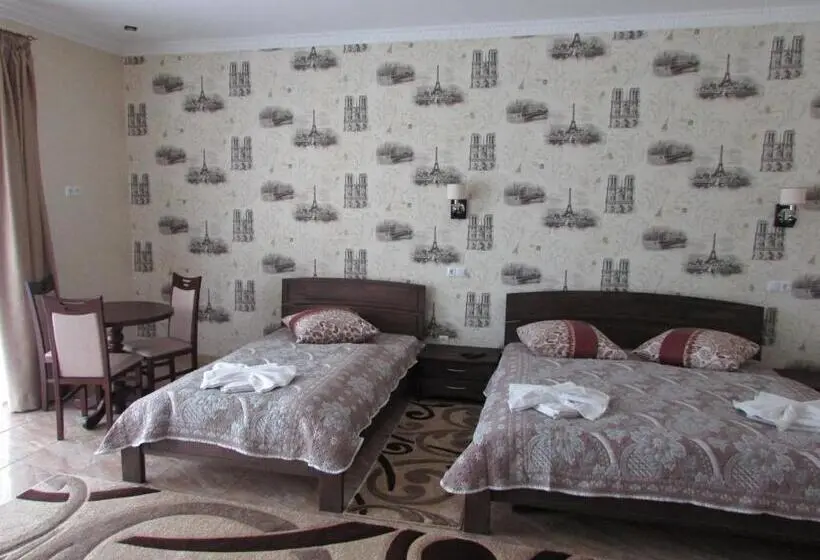 Standard-huone, Ashad