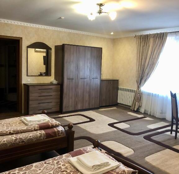 Трехместный Номер Классика, Ashad