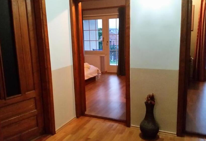 3침실 스위트, Pensiunea Victoria