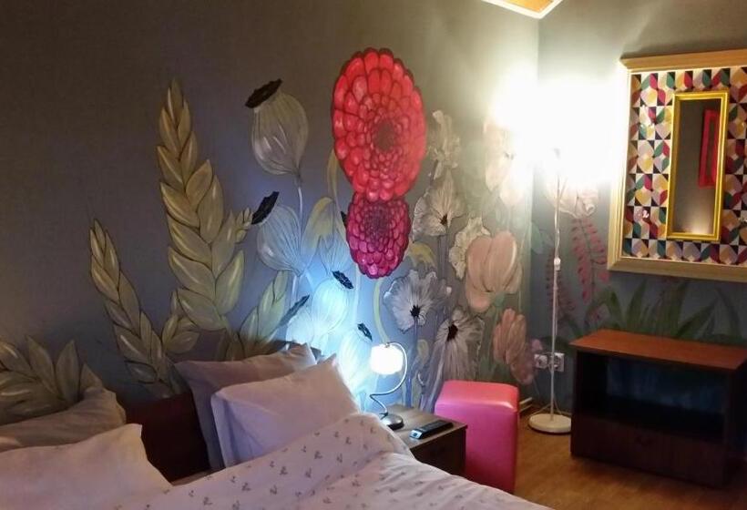 스위트 도시 전망, Pensiunea Victoria