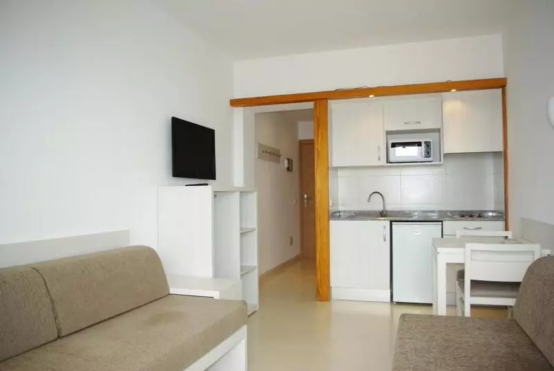 استودیوی استاندارد با چشم‌انداز دریا, Apartamentos Embat