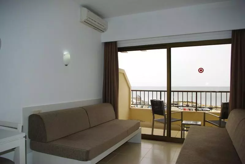 استودیوی استاندارد با چشم‌انداز دریا, Apartamentos Embat