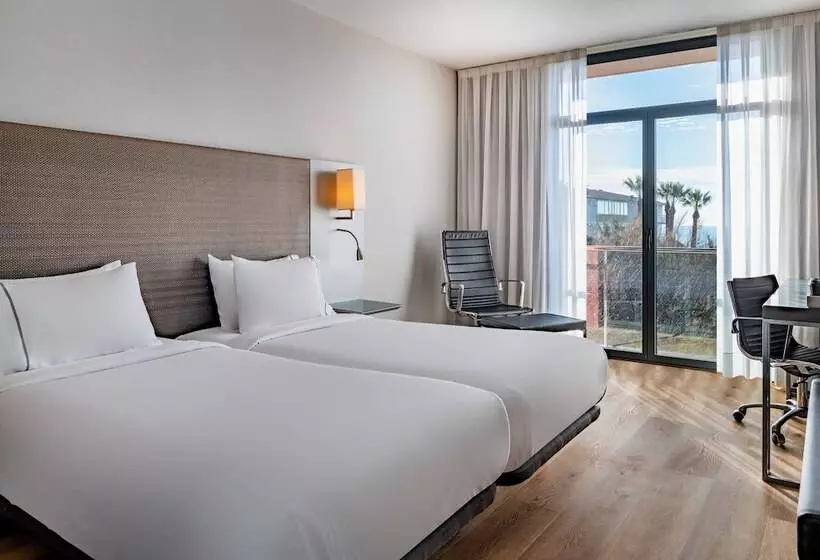 اتاق استاندارد با چشم‌انداز باغ, Ac Hotel Gava Mar