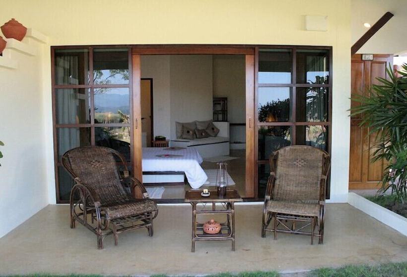 スーペリアールーム, Maekok River Village Resort