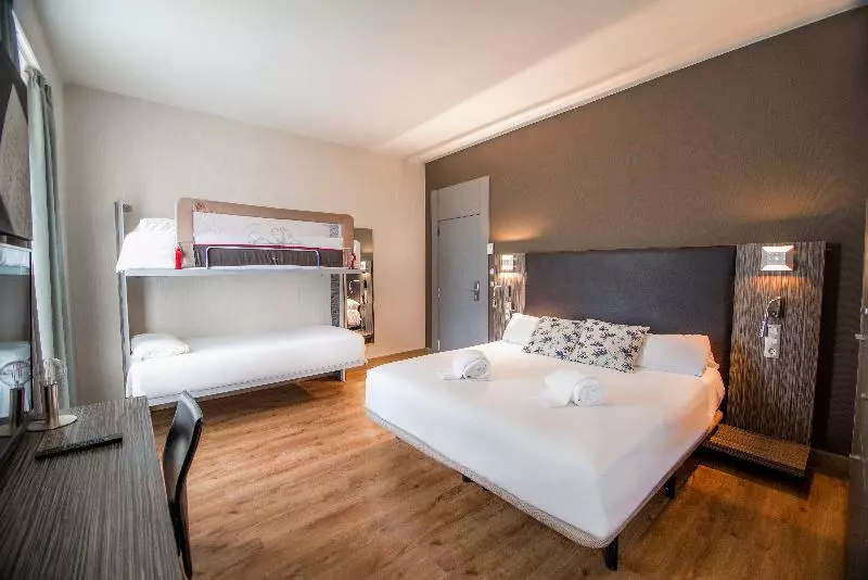 Standard Quadruple Room