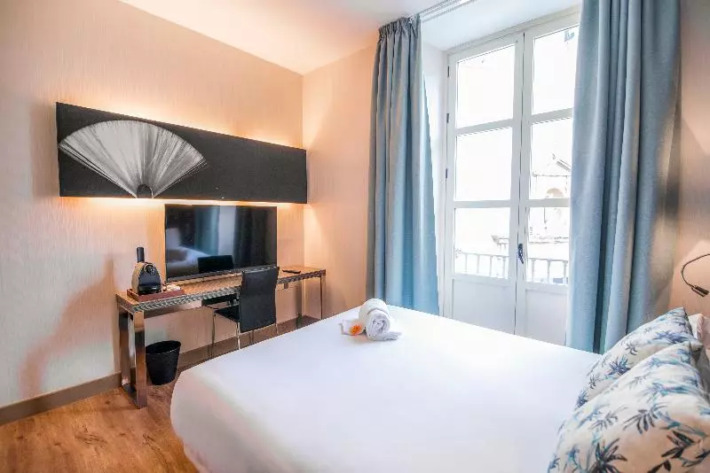 اتاق استاندارد, Petit Palace Santa Cruz