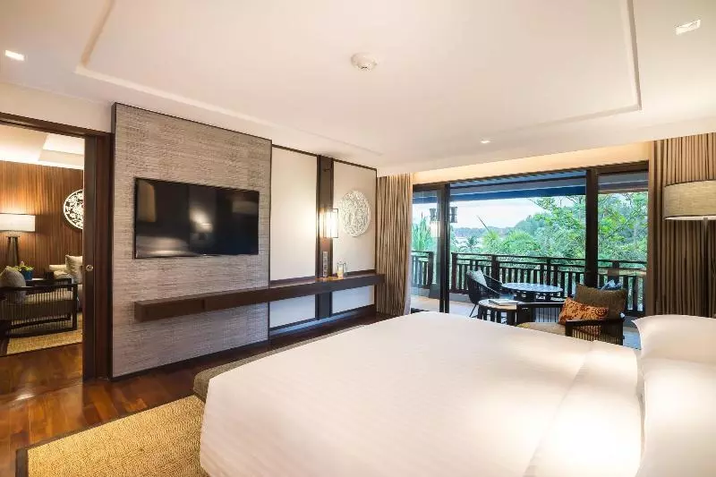 キングサイズベッドのスイートルーム, Phuket Marriott Resort And Spa, Nai Yang Beach