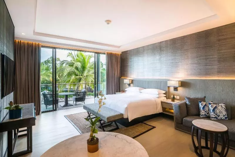 キングサイズベッドのスイートルーム, Phuket Marriott Resort And Spa, Nai Yang Beach