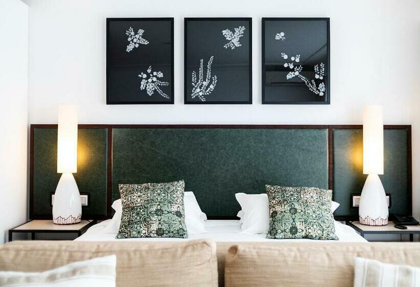 주니어 스위트, Ponta Delgada