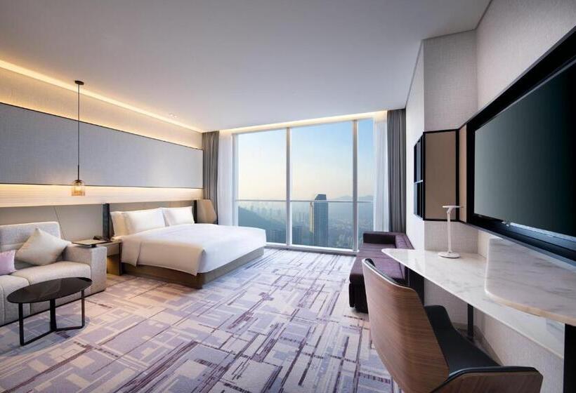 带大床的标准间, Crowne Plaza Dalian Xinghai, An Ihg