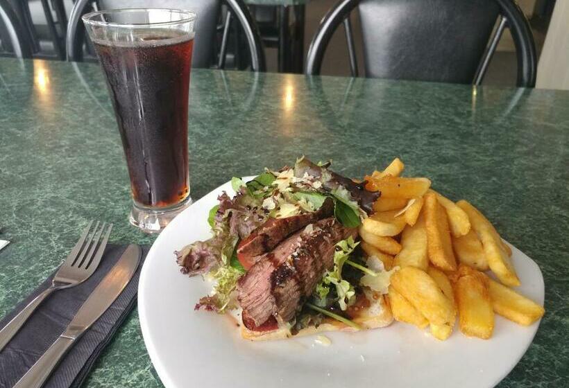 جناح عائلي, Pineacres Motel And Park