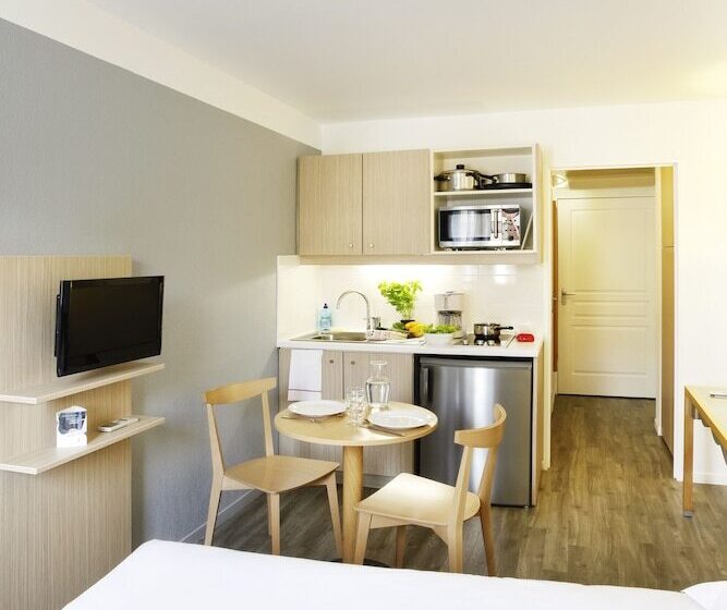 Студия Стандарт Двуспальная Кровать, Aparthotel Adagio Access Marseille Prado Périer