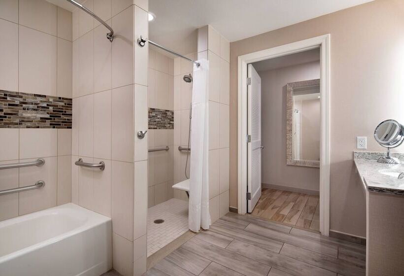 اتاق استاندارد با تخت دوبل برای معلولان, Coronado Island Marriott Resort & Spa