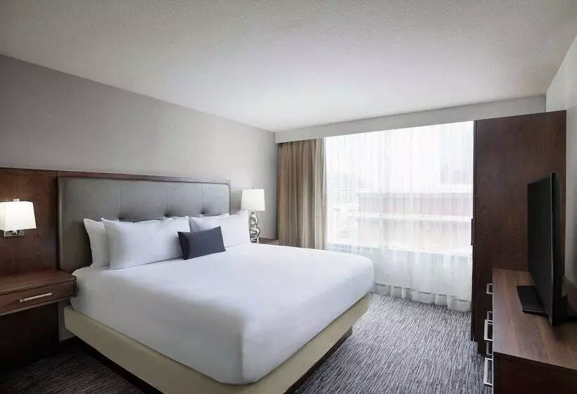 مجموعه ویستا شهر, Embassy Suites By Hilton Fort Worth Downtown
