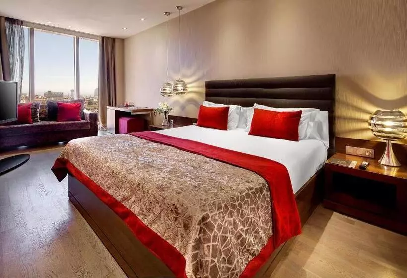 اتاق استاندارد سه نفره, Olivia Plaza