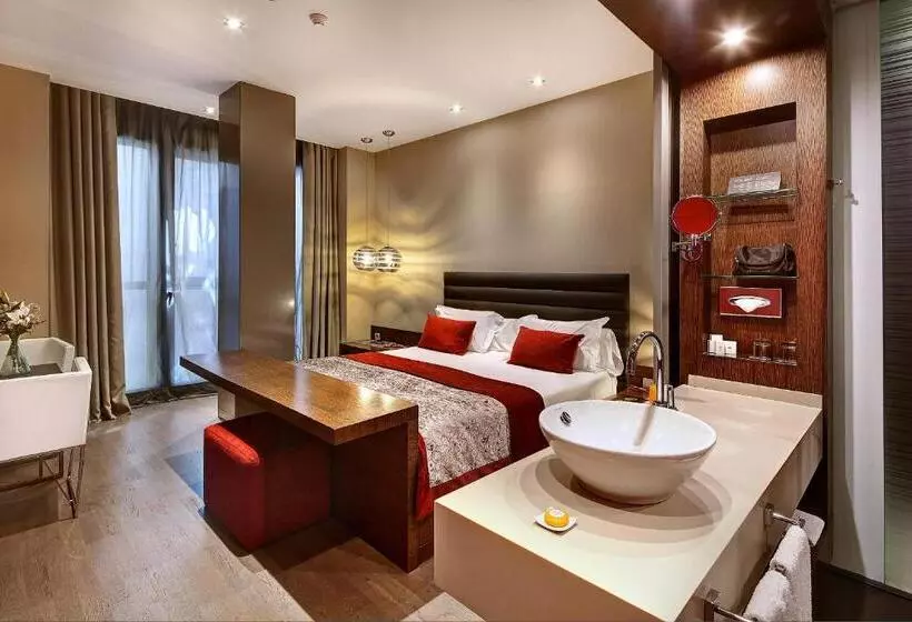 Superior Room with Terrace, Olivia Plaza