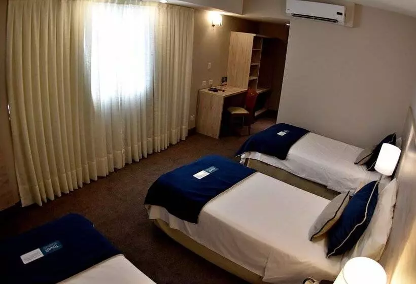 اتاق استاندارد سه نفره, Tower Inn & Suites