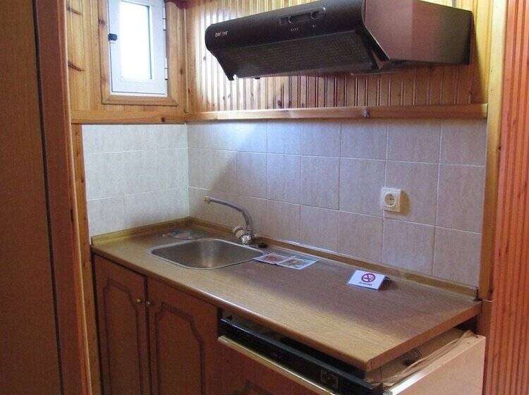 اتاق سوپریور, Balogiannis