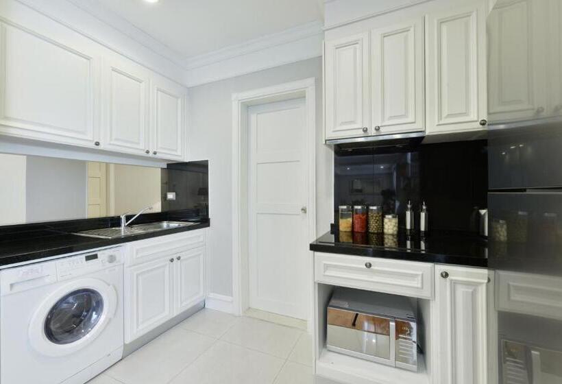 3 Bedroom Suite, Centre Point Chidlom