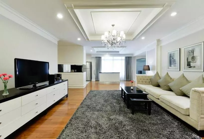 3 Bedroom Suite, Centre Point Chidlom