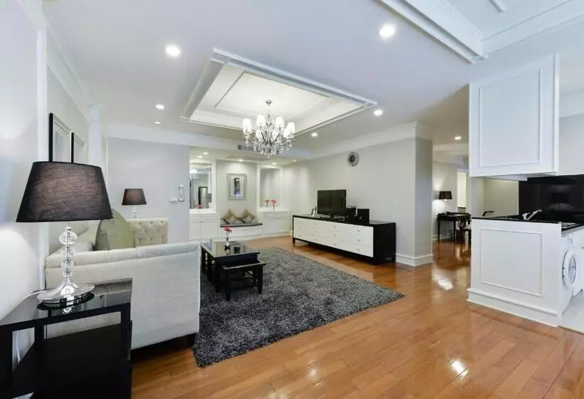 3 Bedroom Suite, Centre Point Chidlom