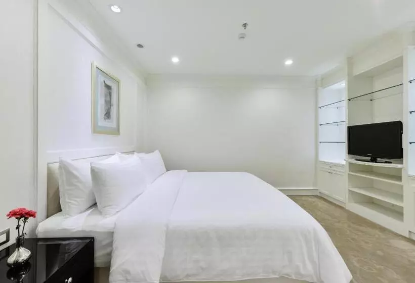3 Bedroom Suite, Centre Point Chidlom