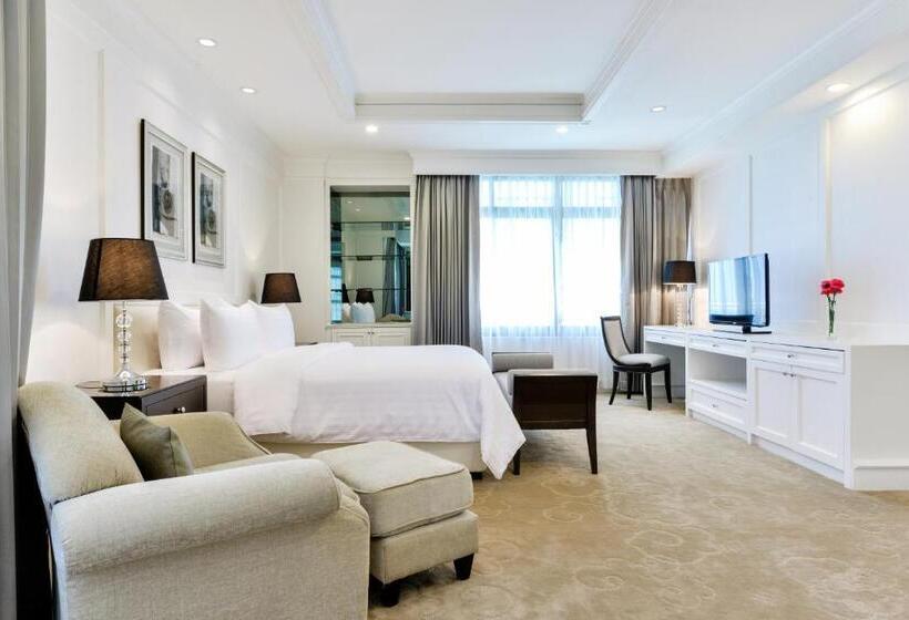 3 Bedroom Suite, Centre Point Chidlom