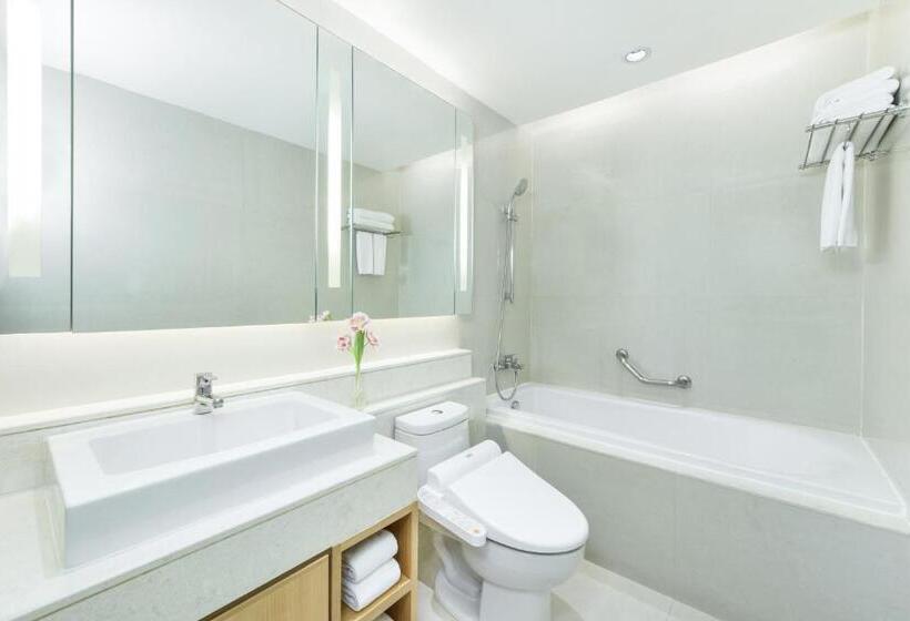 اتاق لوکس سه تخته, Centre Point Chidlom