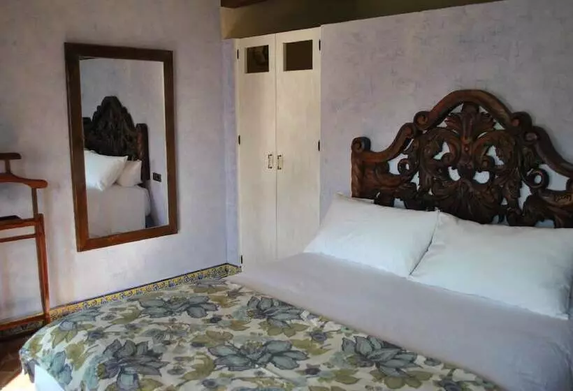 سوییت, El Rincon De Las Descalzas