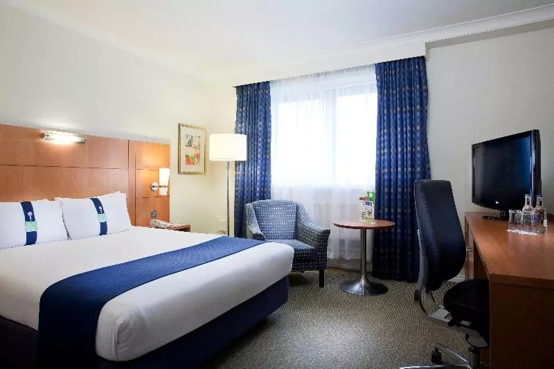 キングサイズベッドのスイートルーム, Holiday Inn London Sutton, An Ihg